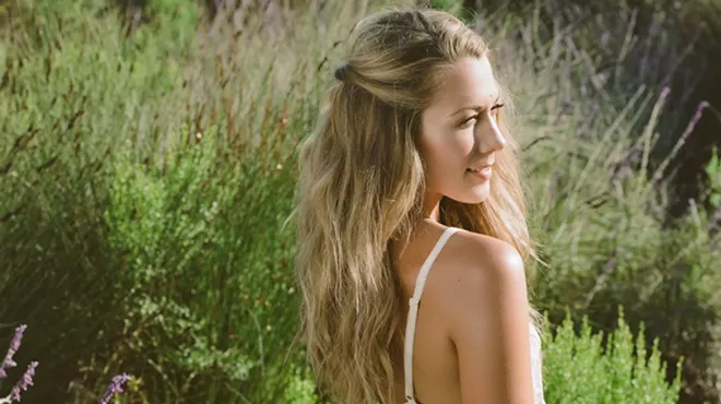 Image: Colbie Caillat w/ Mitchell Tenpenny