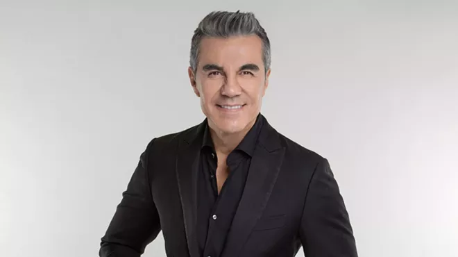 Image: Adrian Uribe: 50 y Pico Tour