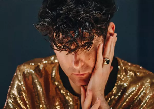 Image: Low Cut Connie